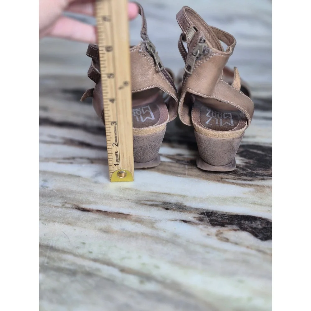 Miz Mooz Womens Leather Strappy Wedge Sandals Tan Brown Low Heel Zipper 39‎ 8.5